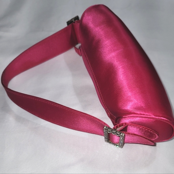 La Regale magenta cylinder evening bag - Picture 4 of 13